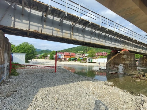 Контроль глубины заложения фундаментов опор железнодорожного моста